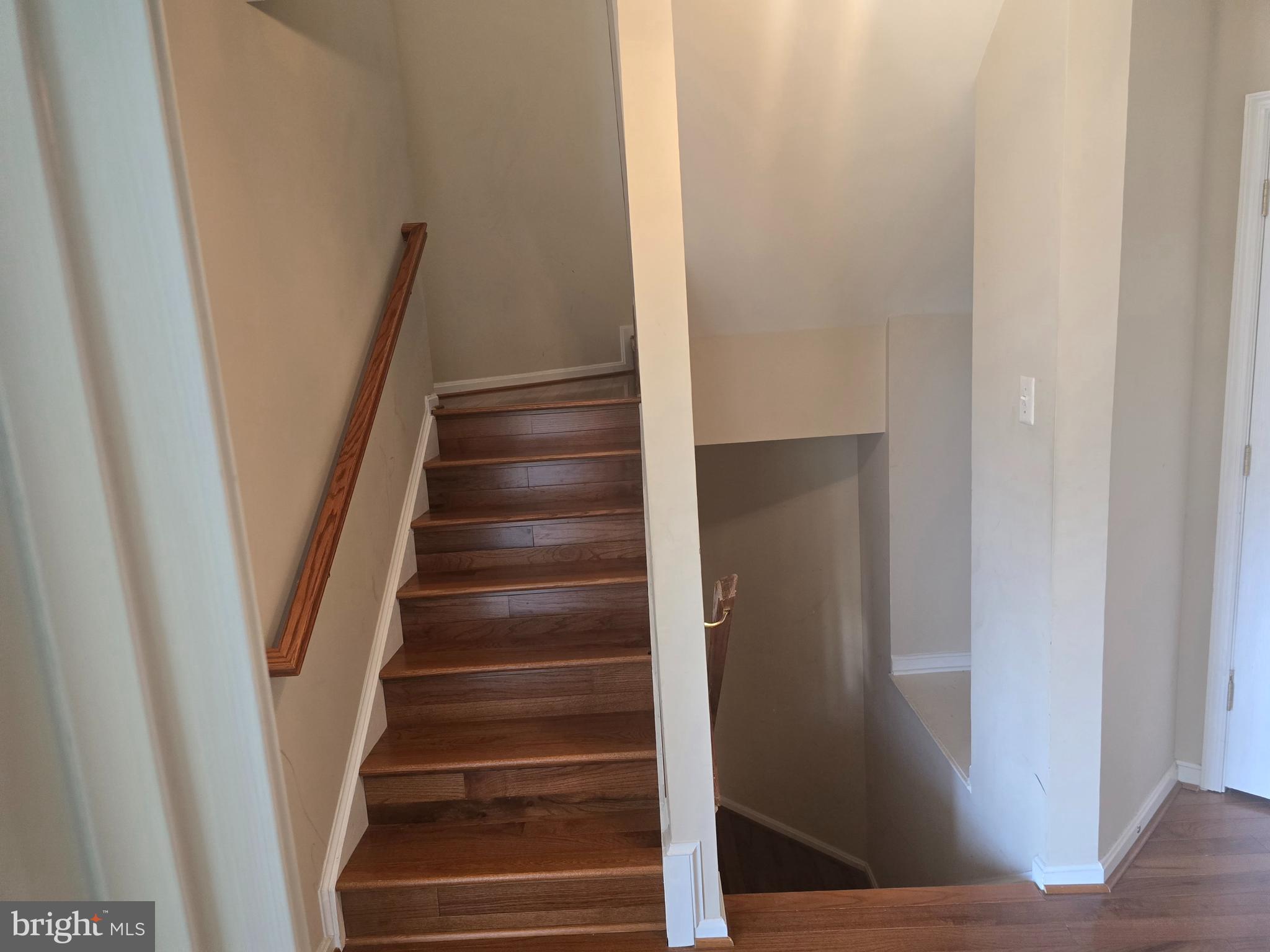 102 Royal Bonnet Place Frederick, MD 21702 - Photo 15 of 23 a view of entryway