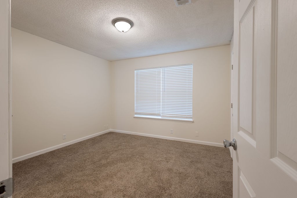 616 Castlegate Drive Nashville, TN 37217 - Photo 11 of 19 an empty room with a window