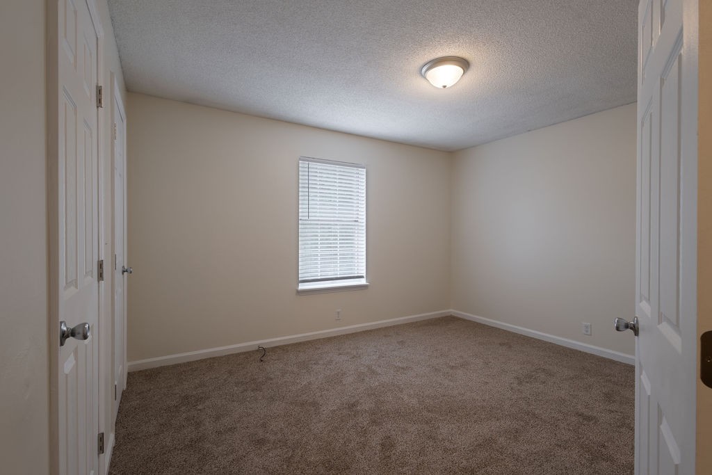 616 Castlegate Drive Nashville, TN 37217 - Photo 12 of 19 an empty room with a empty space and windows