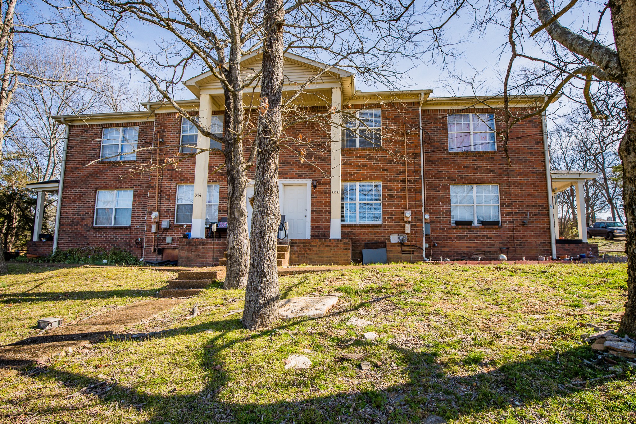 616 Castlegate Drive Nashville, TN 37217 - Photo 2 of 19 a view of a house with a yard