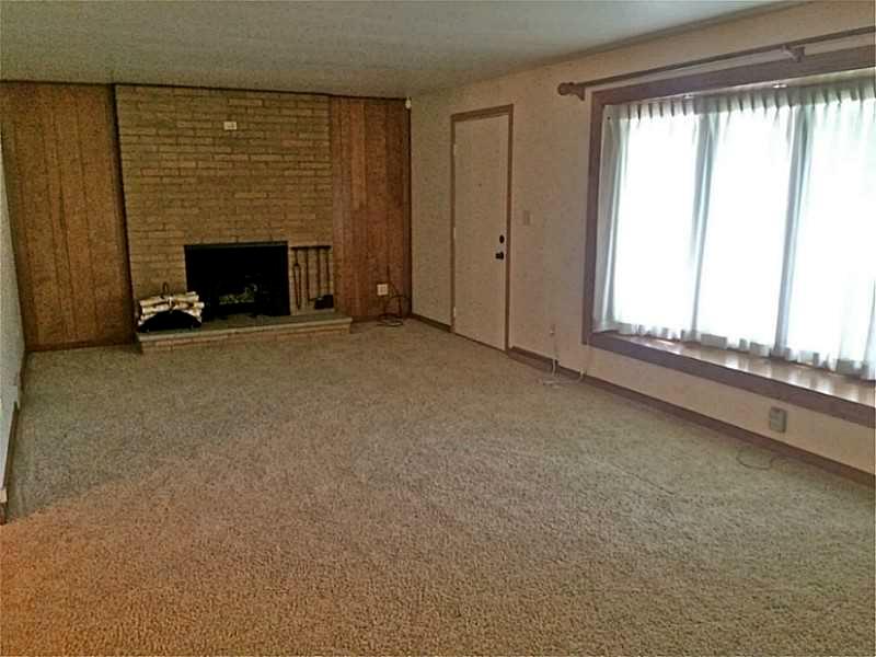 2241 Lazor Street Indiana, PA 15701 - Photo 6 of 20 Living Room.