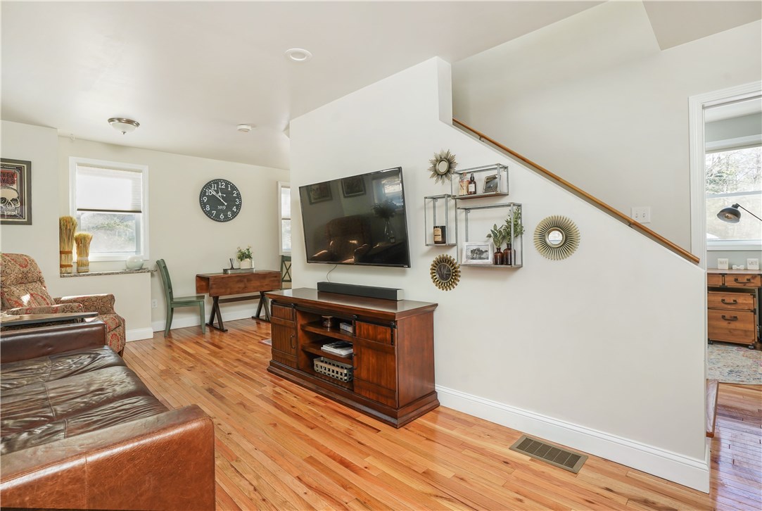 29 Peck Hill Road Scituate, RI 02857 - Photo 3 of 26