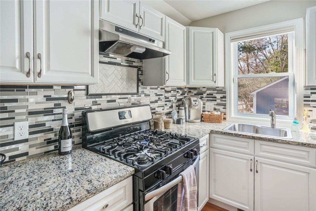 29 Peck Hill Road Scituate, RI 02857 - Photo 8 of 26
