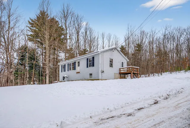 $285,000 | 3187 Middle Road, Sidney, ME 04330
