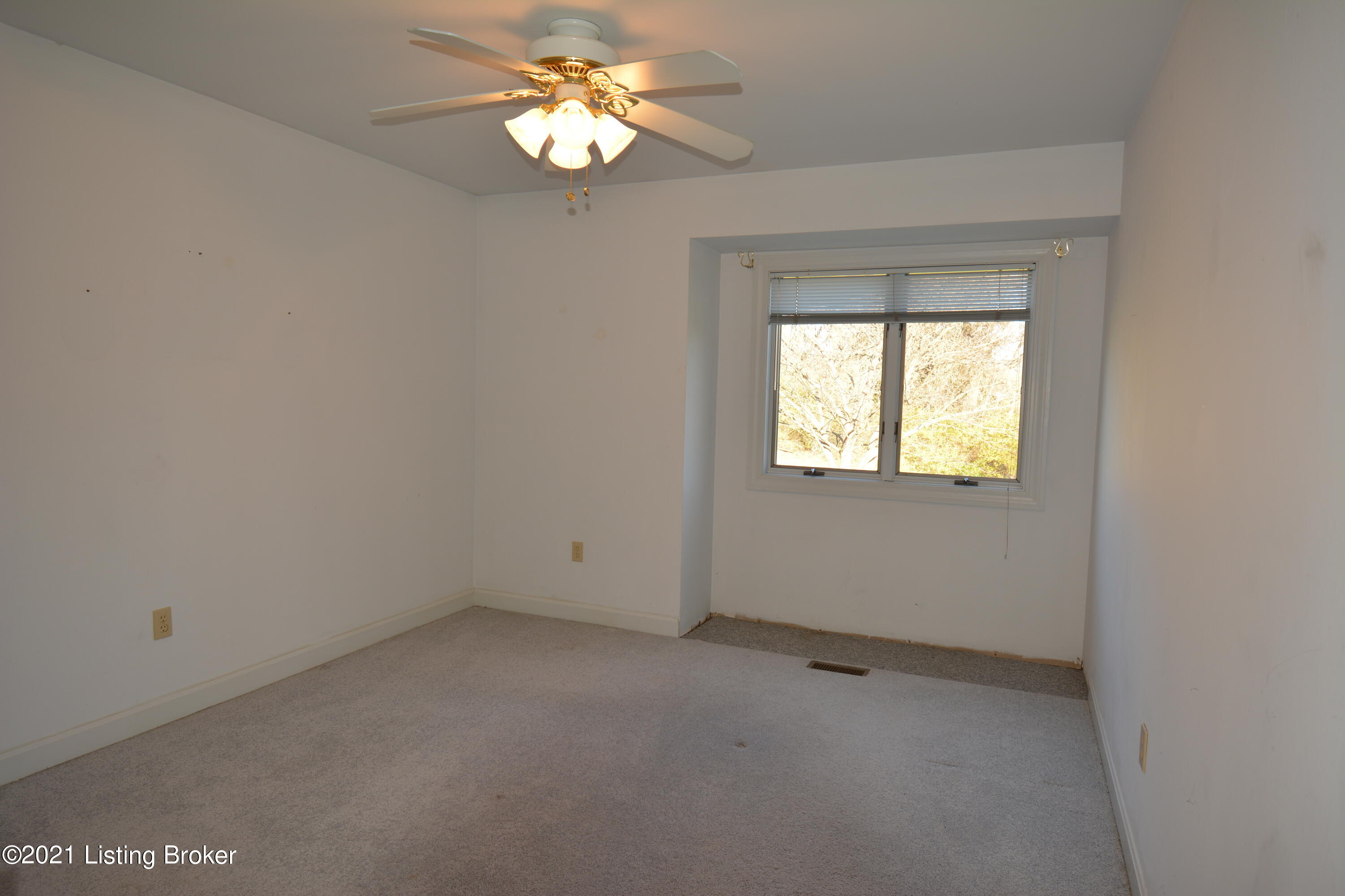 904 Bart Smith Road Smithfield, KY 40068 - Photo 23 of 65 Bedroom main floor