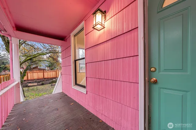 $650,000 | 6636 Carleton Avenue South, Seattle, WA 98108