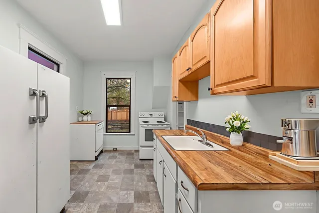 $650,000 | 6636 Carleton Avenue South, Seattle, WA 98108