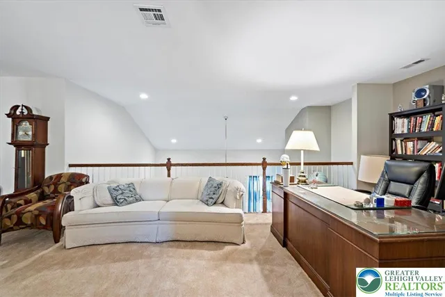 $549,999 | 400 Inverness Circle, Easton, PA 18042