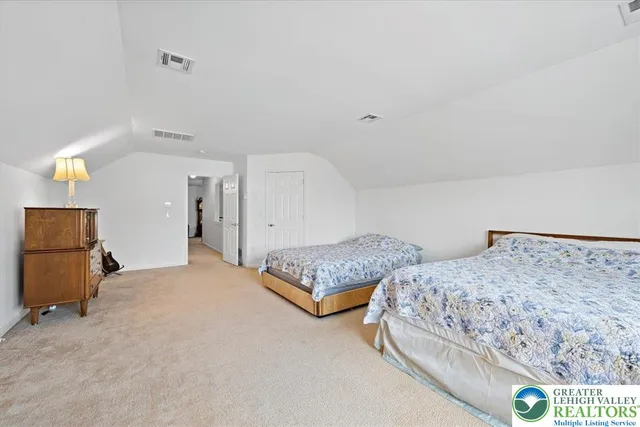 $549,999 | 400 Inverness Circle, Easton, PA 18042