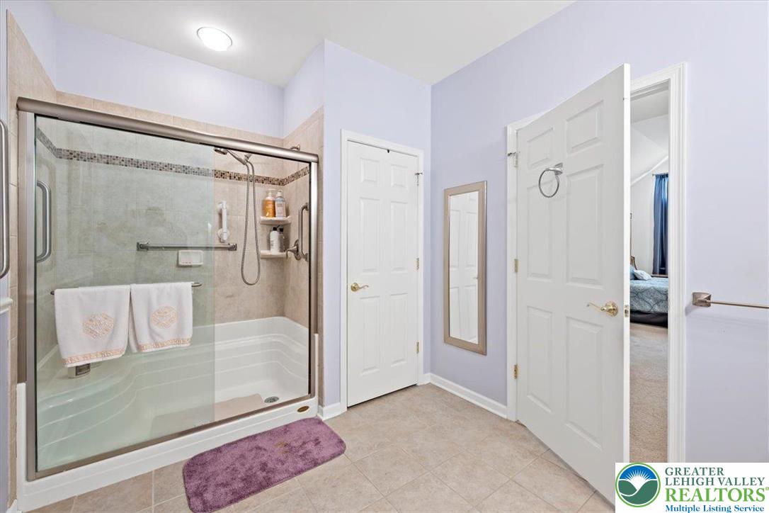 400 Inverness Circle Easton, PA 18042 - Photo 28 of 47 primary bath