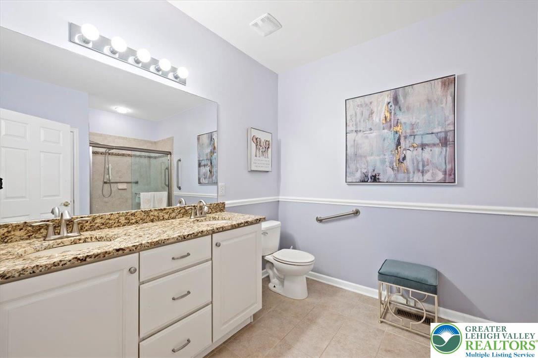 400 Inverness Circle Easton, PA 18042 - Photo 29 of 47 primary bath