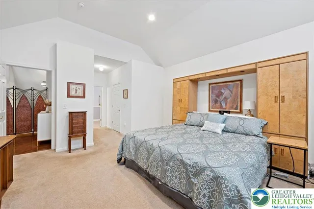 $549,999 | 400 Inverness Circle, Easton, PA 18042