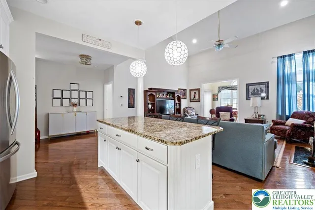 $549,999 | 400 Inverness Circle, Easton, PA 18042