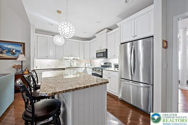 $549,999 | 400 Inverness Circle, Easton, PA 18042