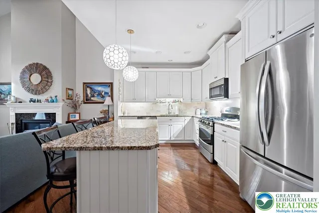 $549,999 | 400 Inverness Circle, Easton, PA 18042