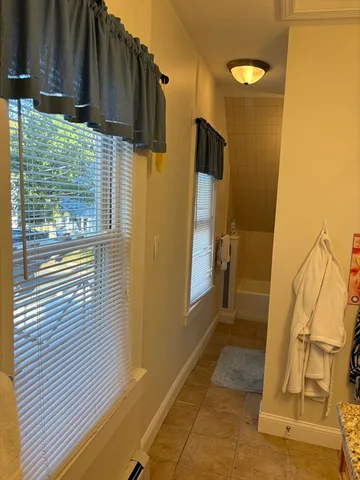 $2,400 | 86 Haverhill Street, Unit 2, Andover, MA 01810