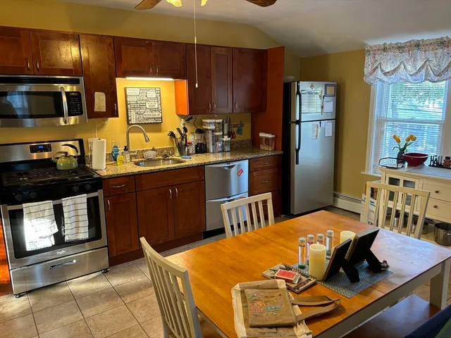 $2,400 | 86 Haverhill Street, Unit 2, Andover, MA 01810