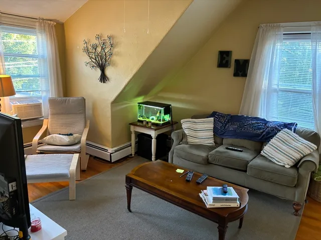 $2,400 | 86 Haverhill Street, Unit 2, Andover, MA 01810