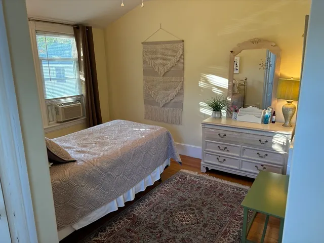 $2,400 | 86 Haverhill Street, Unit 2, Andover, MA 01810