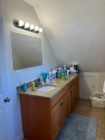 $2,400 | 86 Haverhill Street, Unit 2, Andover, MA 01810