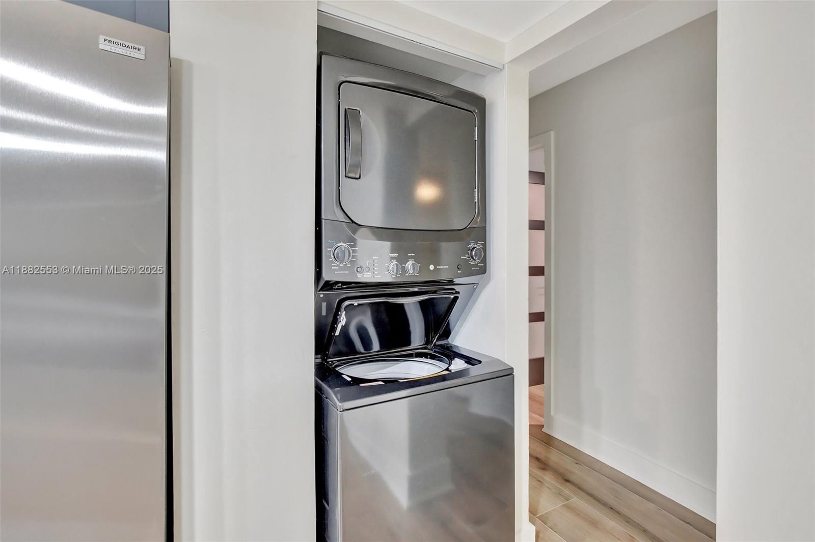 520 Orton Avenue, Unit 303 Fort Lauderdale, FL 33304 - Photo 6 of 20 a close view of a stove in a room