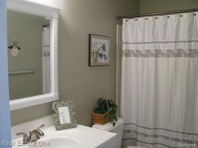 461 Lilly View Court Howell, MI 48843 - Photo 4 of 18 HILL 200.JPG
