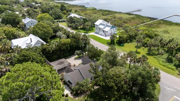 $795,000 | 145 Bay Avenue, Apalachicola, FL 32320