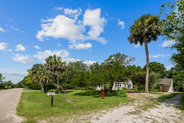 $795,000 | 145 Bay Avenue, Apalachicola, FL 32320