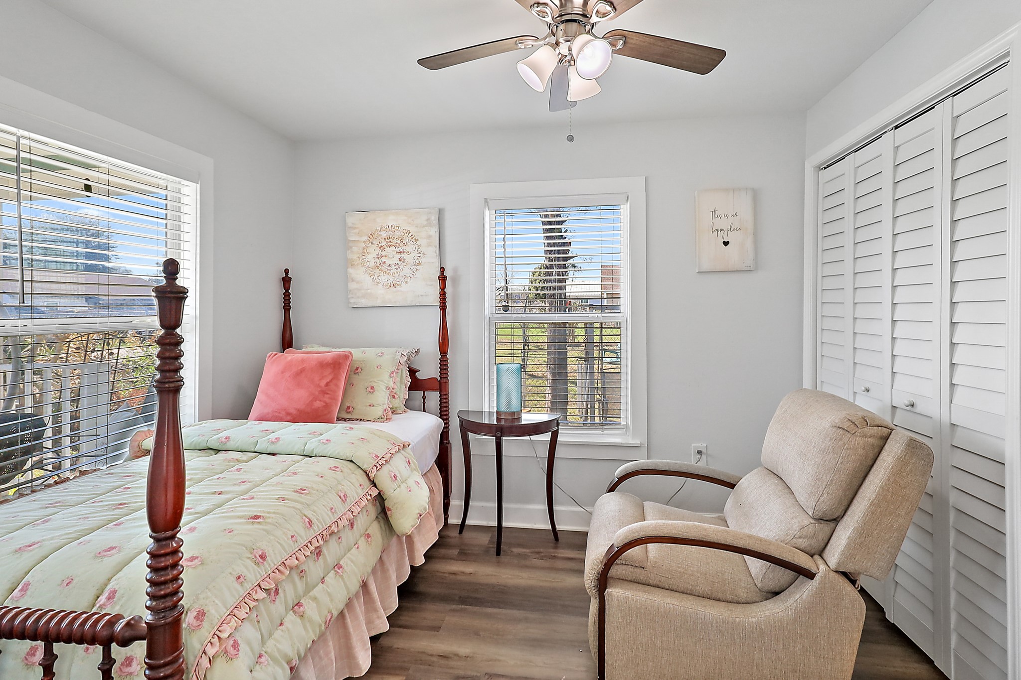 7317 Longview Street Houston, TX 77020 - Photo 15 of 30 a bedroom with bed and windows