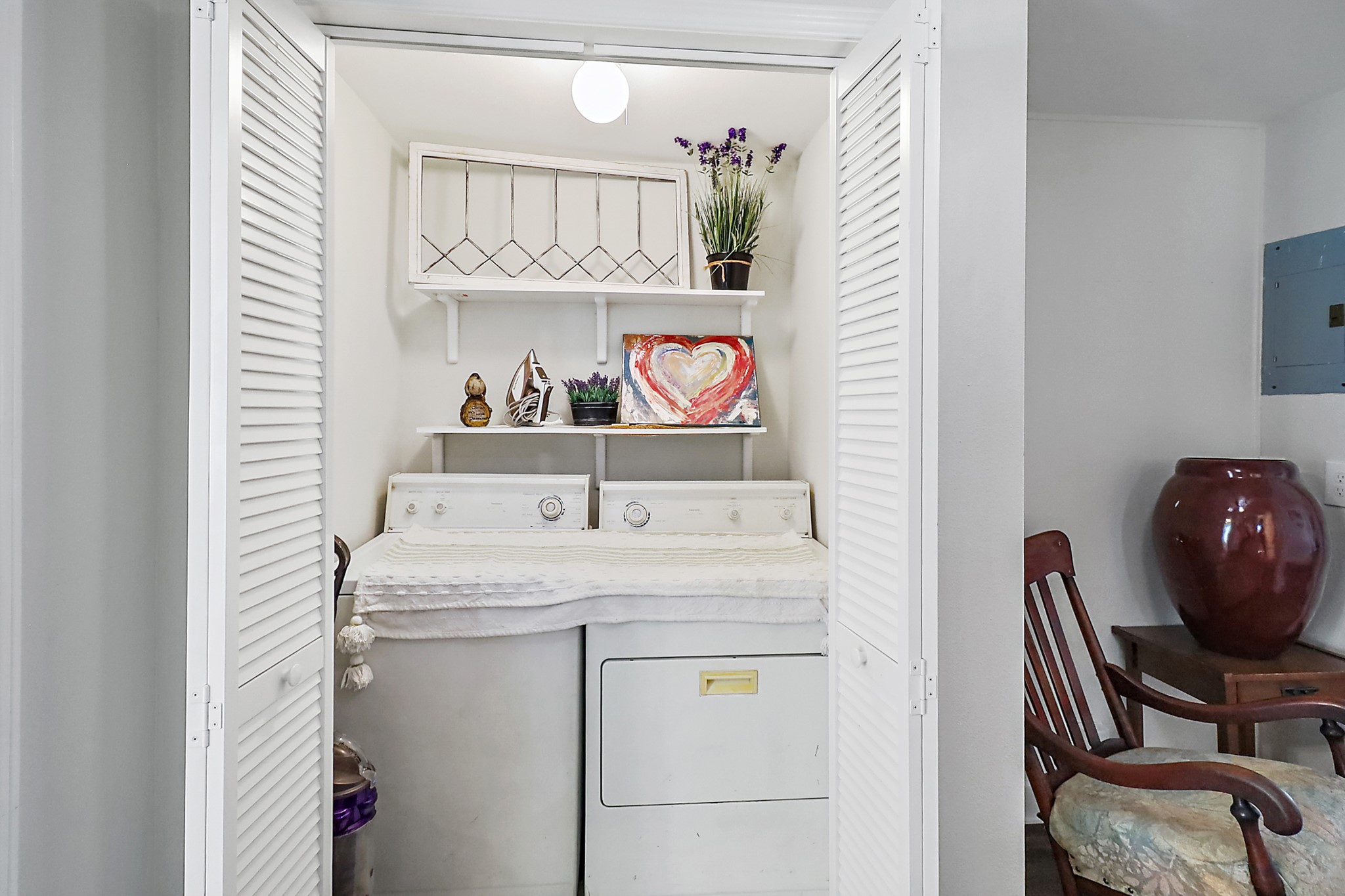 7317 Longview Street Houston, TX 77020 - Photo 22 of 30 a utility room with dryer and washer