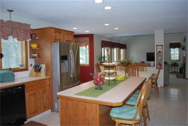 236 Sawyer Road Bolton, MA 01740 - Photo 9 of 26 Gallery Image 9