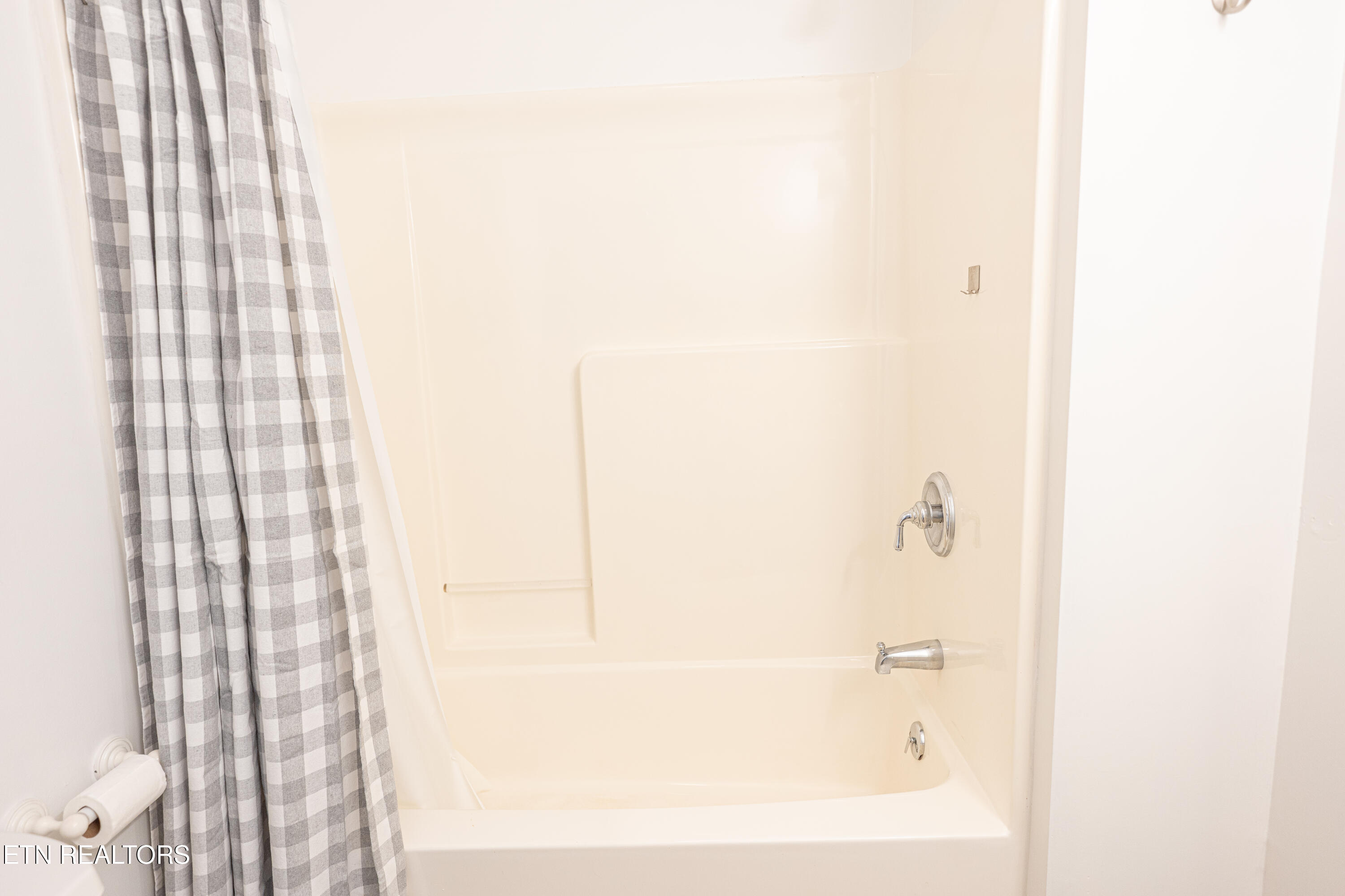 178 Farris Circle La Follette, TN 37766 - Photo 28 of 36 IMG_9287