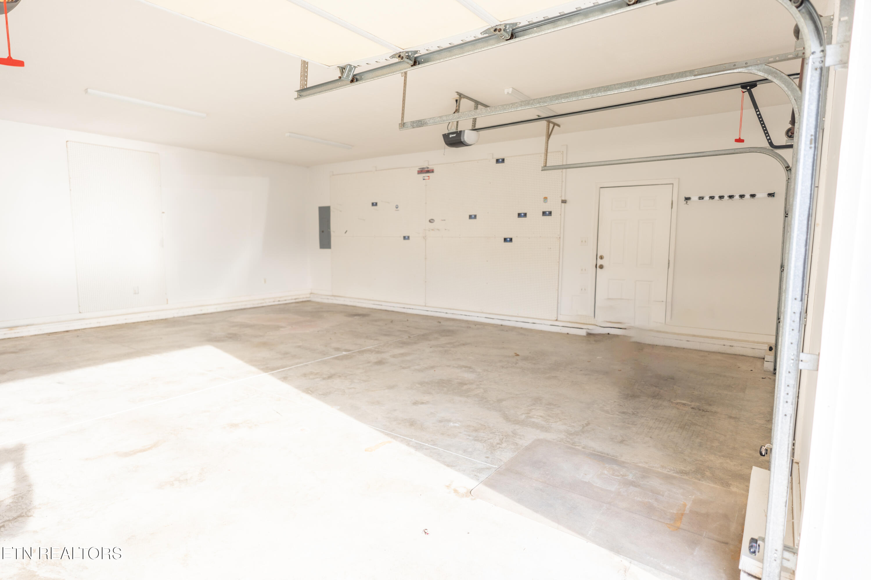 178 Farris Circle La Follette, TN 37766 - Photo 34 of 36 IMG_9269