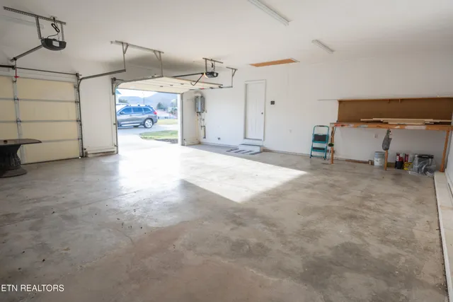 $369,000 | 178 Farris Circle, La Follette, TN 37766