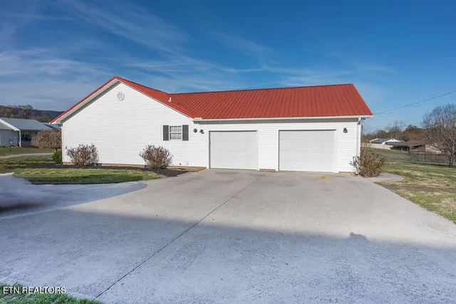 $369,000 | 178 Farris Circle, La Follette, TN 37766