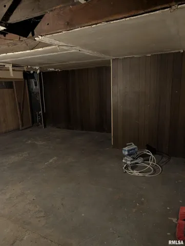 $65,400 | 805 East Behrends Avenue, Peoria, IL 61603