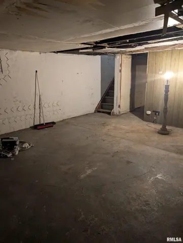 $65,400 | 805 East Behrends Avenue, Peoria, IL 61603