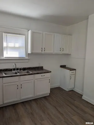 $65,400 | 805 East Behrends Avenue, Peoria, IL 61603