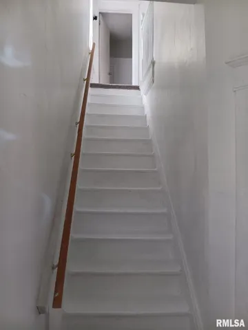 $65,400 | 805 East Behrends Avenue, Peoria, IL 61603