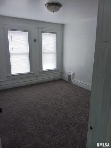 $65,400 | 805 East Behrends Avenue, Peoria, IL 61603