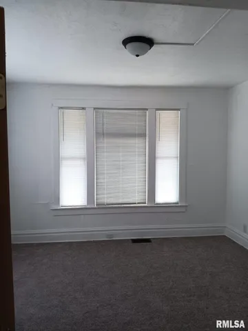 $65,400 | 805 East Behrends Avenue, Peoria, IL 61603