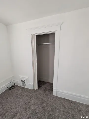 $65,400 | 805 East Behrends Avenue, Peoria, IL 61603