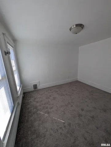 $65,400 | 805 East Behrends Avenue, Peoria, IL 61603