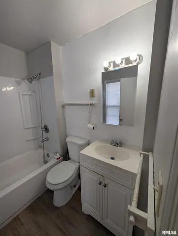 $65,400 | 805 East Behrends Avenue, Peoria, IL 61603