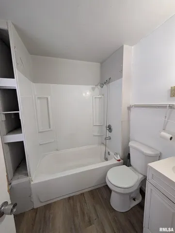 $65,400 | 805 East Behrends Avenue, Peoria, IL 61603