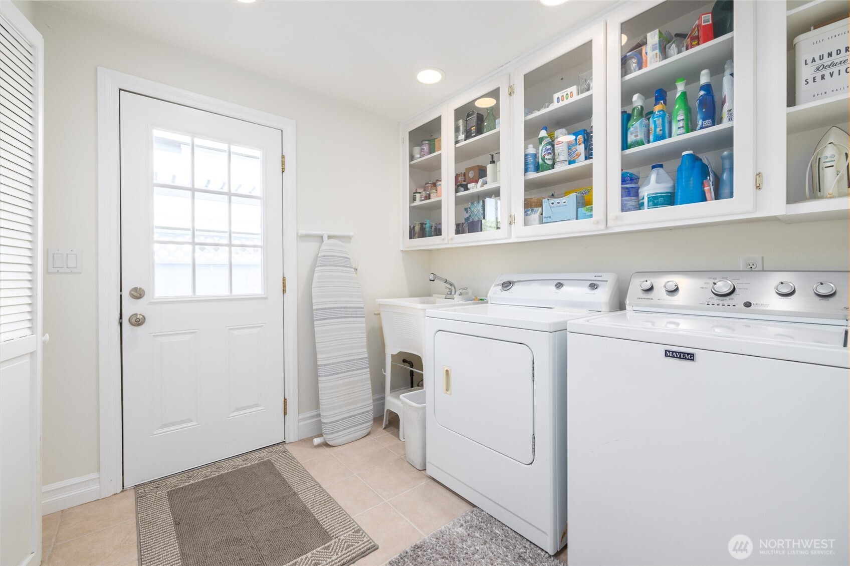 733 Maple Avenue La Conner, WA 98257 - Photo 30 of 39 a utility room with dryer and washer
