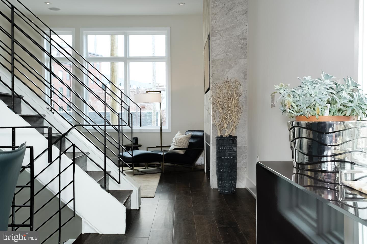 618 North R N 5th Philadelphia, PA 19123 - Photo 2 of 25