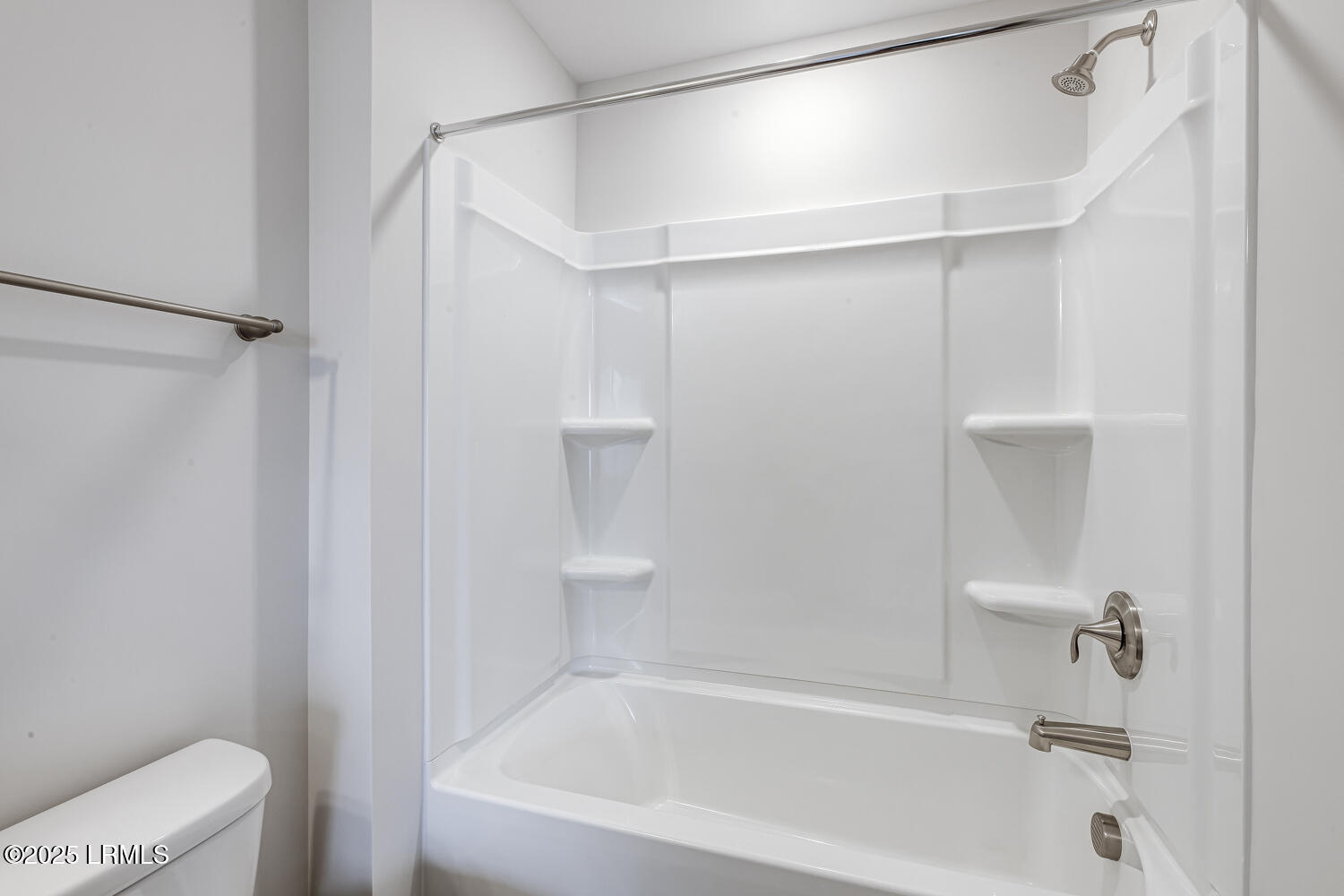 27 Fairfield Road Beaufort, SC 29907 - Photo 23 of 23 Bath 1 - 3