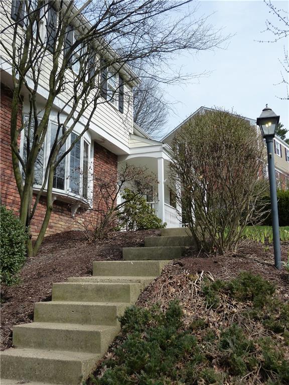 130 Boxfield Road Upper St. Clair, PA 15241 - Photo 2 of 25 Gallery Image 2