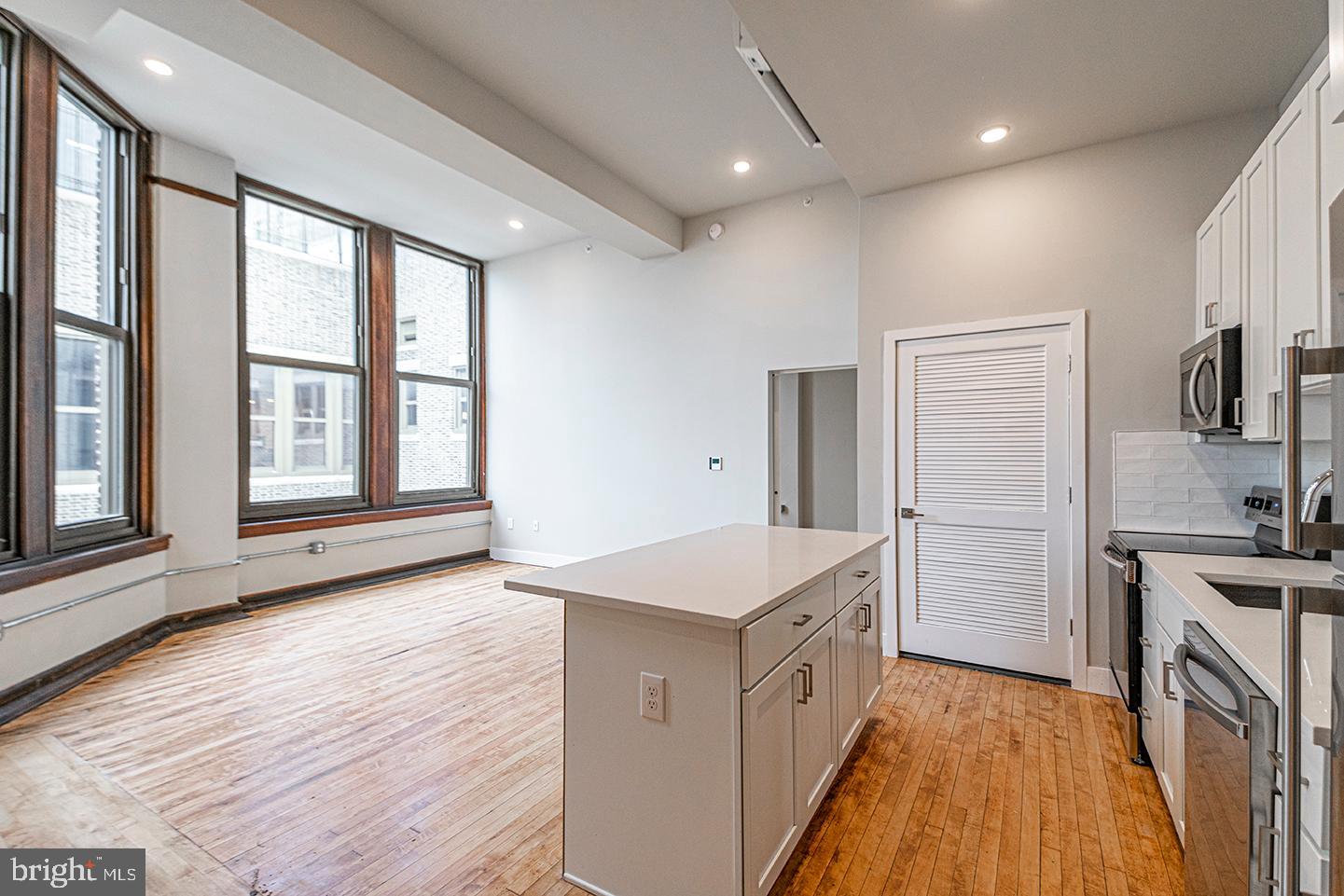 1300 South 19th Street, Unit 303 Philadelphia, PA 19146 - Photo 4 of 19